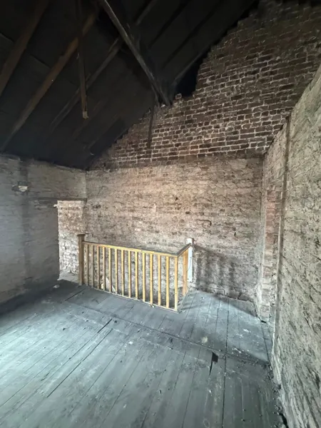 Upper landing and wall